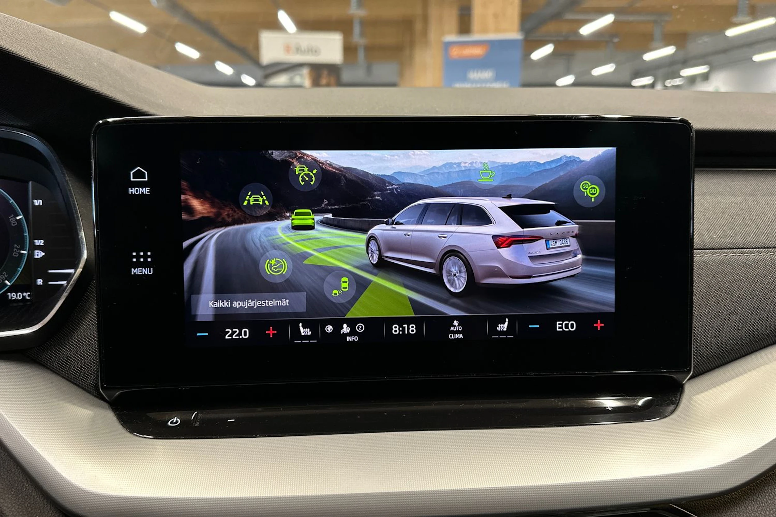 musta Skoda Octavia 2021 kuva 20.