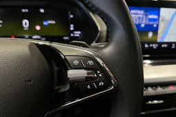 musta Skoda Octavia 2021 kuva 24.