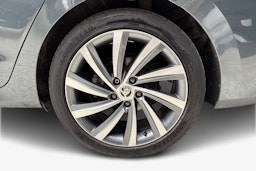 harmaa Skoda Octavia 2021 kuva 11.