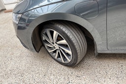harmaa Skoda Octavia 2021 kuva 13.