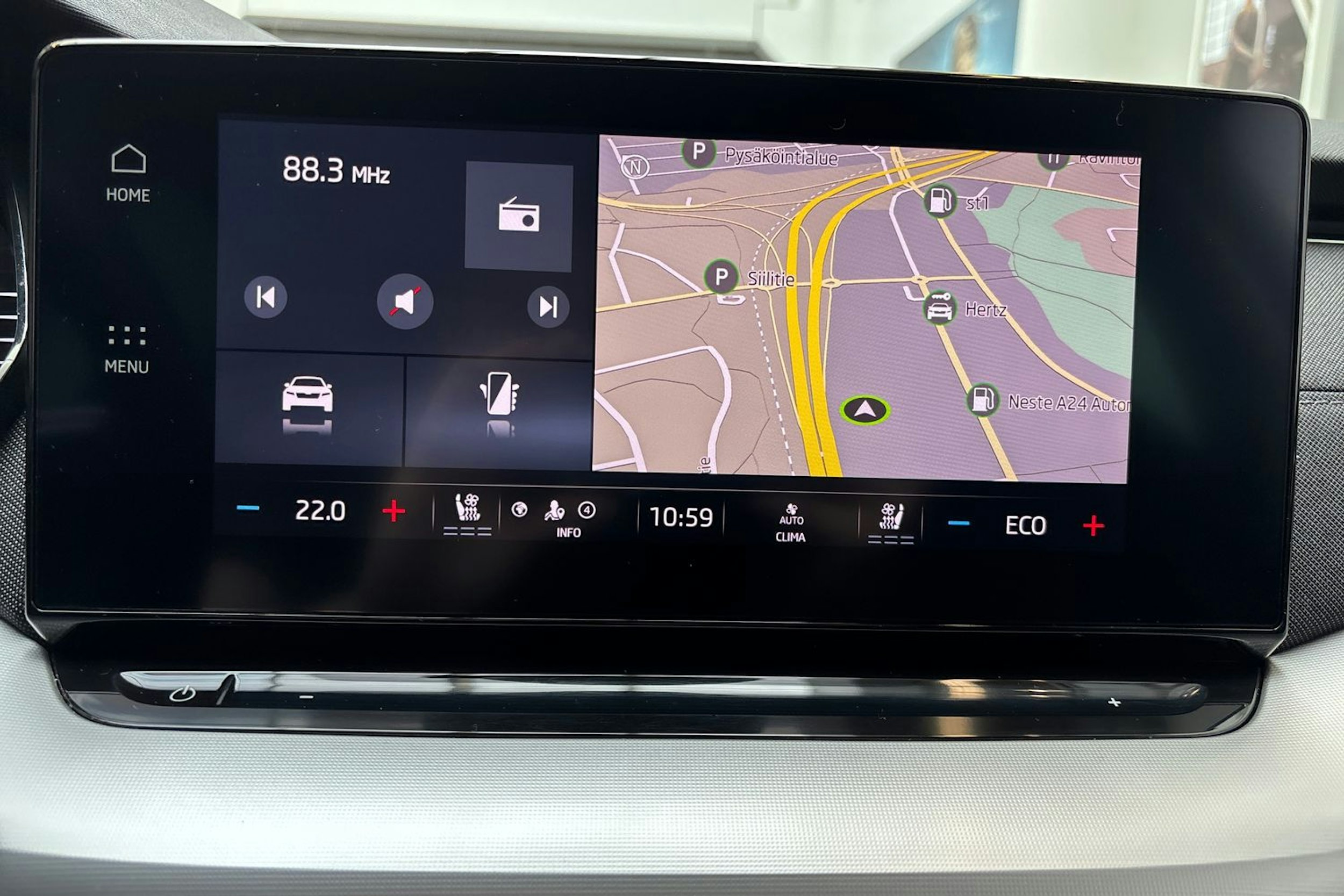 harmaa Skoda Octavia 2021 kuva 16.
