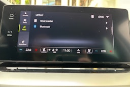 harmaa Skoda Octavia 2021 kuva 18.