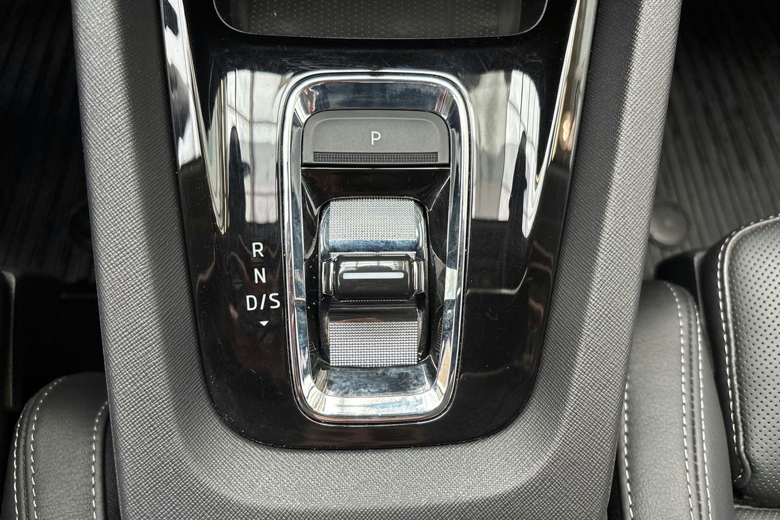 harmaa Skoda Octavia 2021 kuva 21.