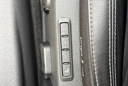 harmaa Skoda Octavia 2021 kuva 25.