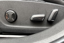 harmaa Skoda Octavia 2021 kuva 26.