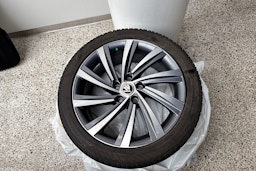 harmaa Skoda Octavia 2021 kuva 29.