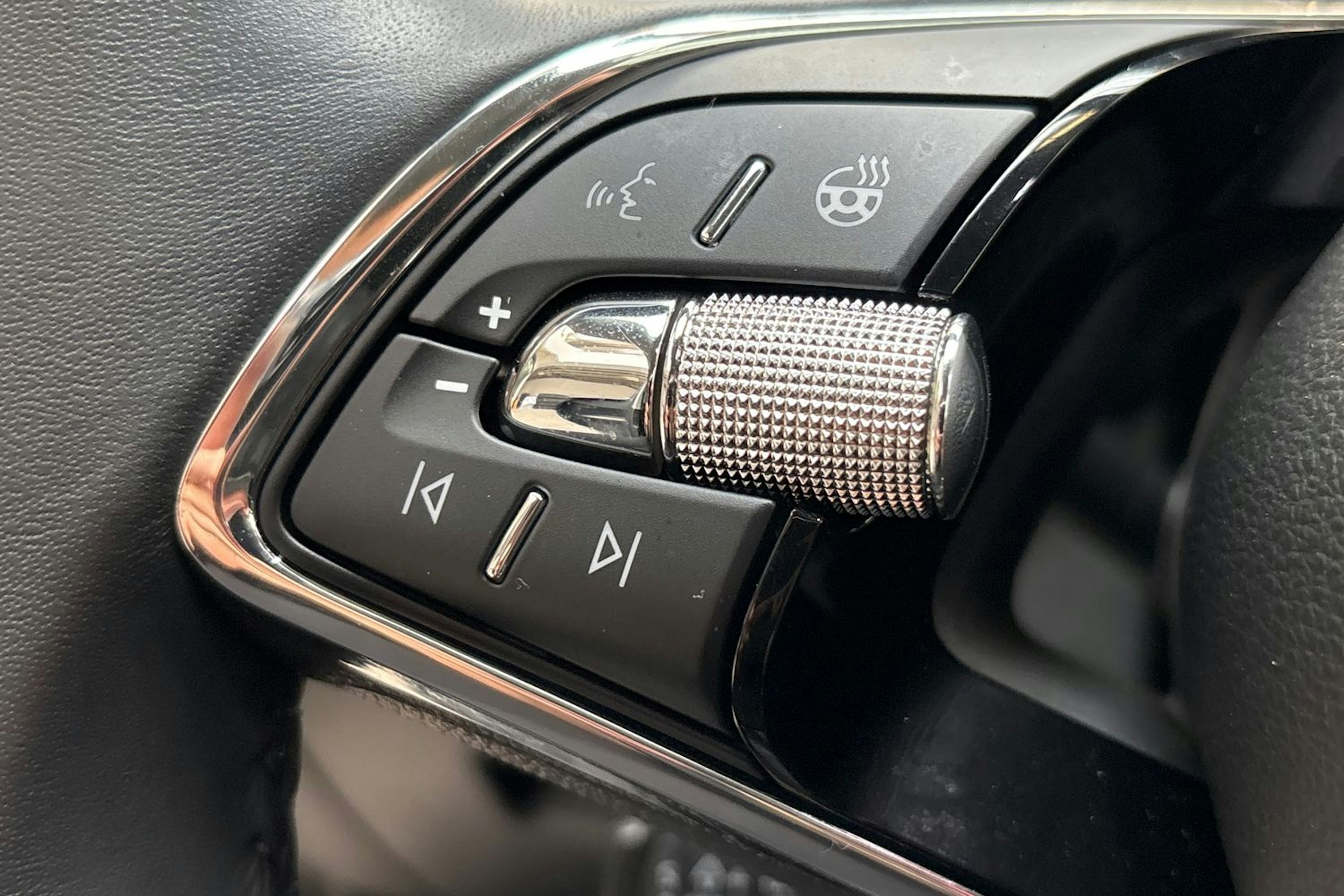 harmaa Skoda Octavia 2021 kuva 32.