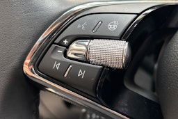 harmaa Skoda Octavia 2021 kuva 32.