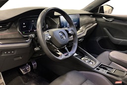 musta Skoda Octavia 2021 kuva 3.