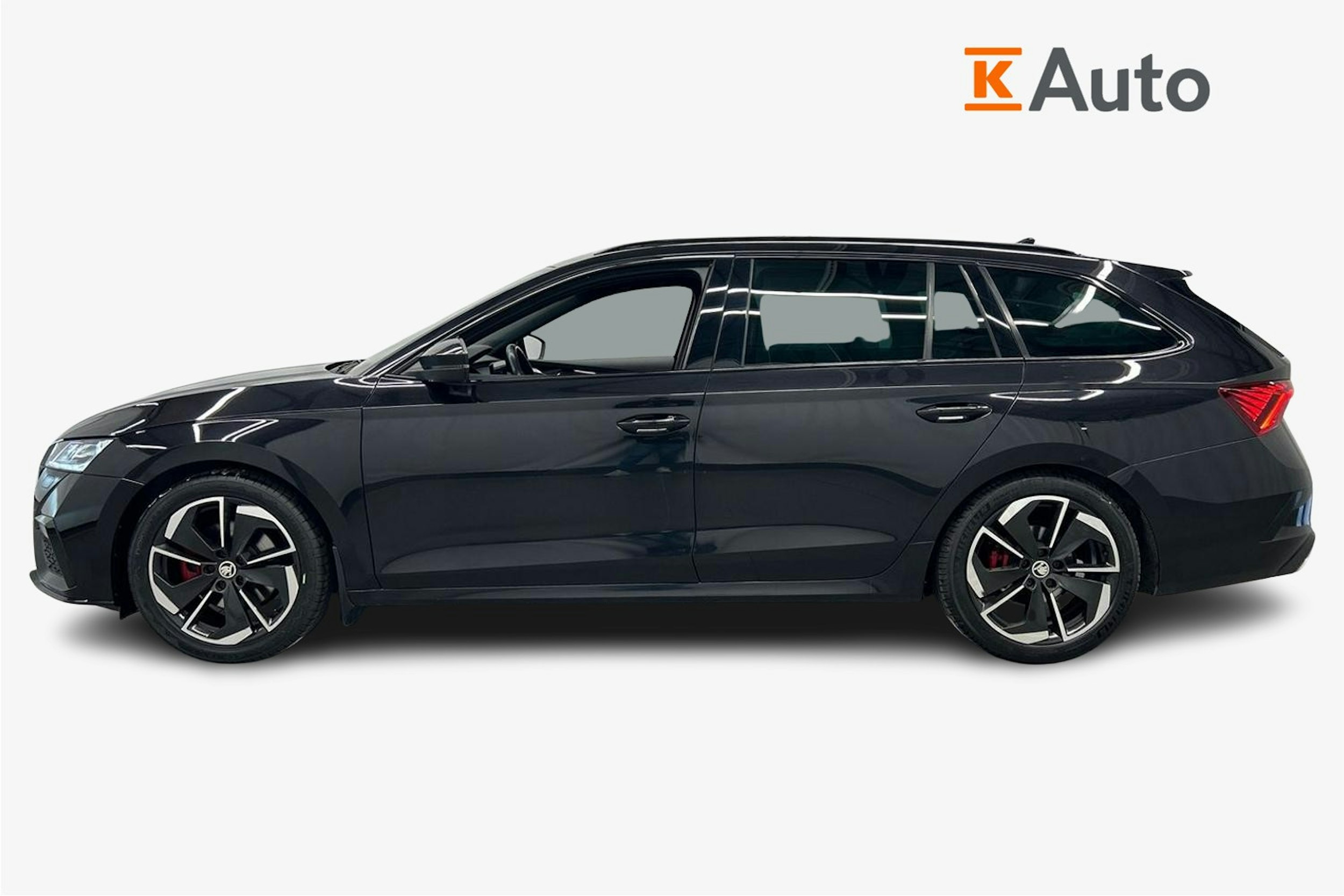 musta Skoda Octavia 2021 kuva 6.
