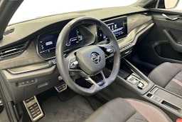 musta Skoda Octavia 2021 kuva 7.