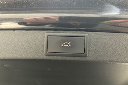 musta Skoda Octavia 2021 kuva 18.