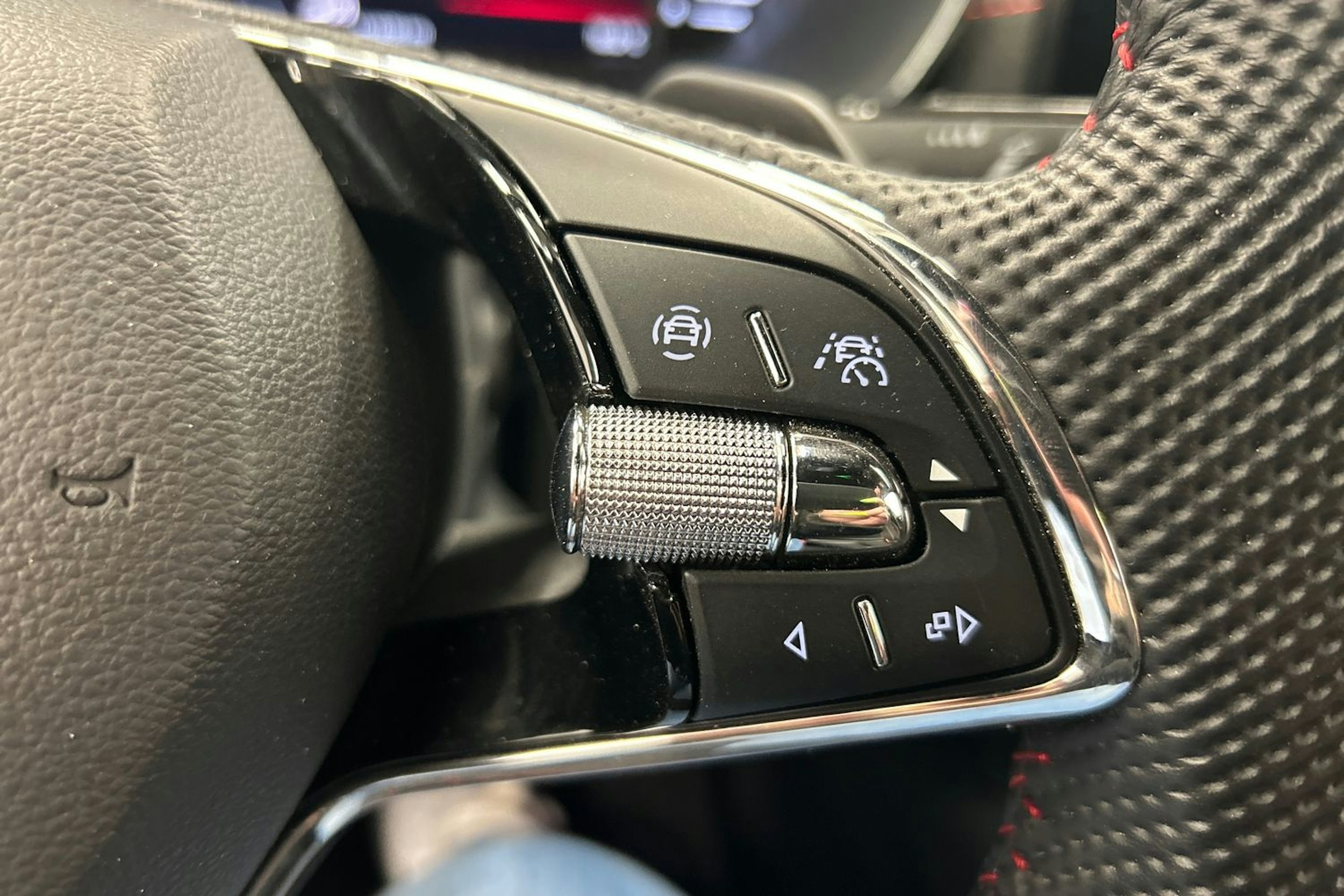 musta Skoda Octavia 2021 kuva 23.