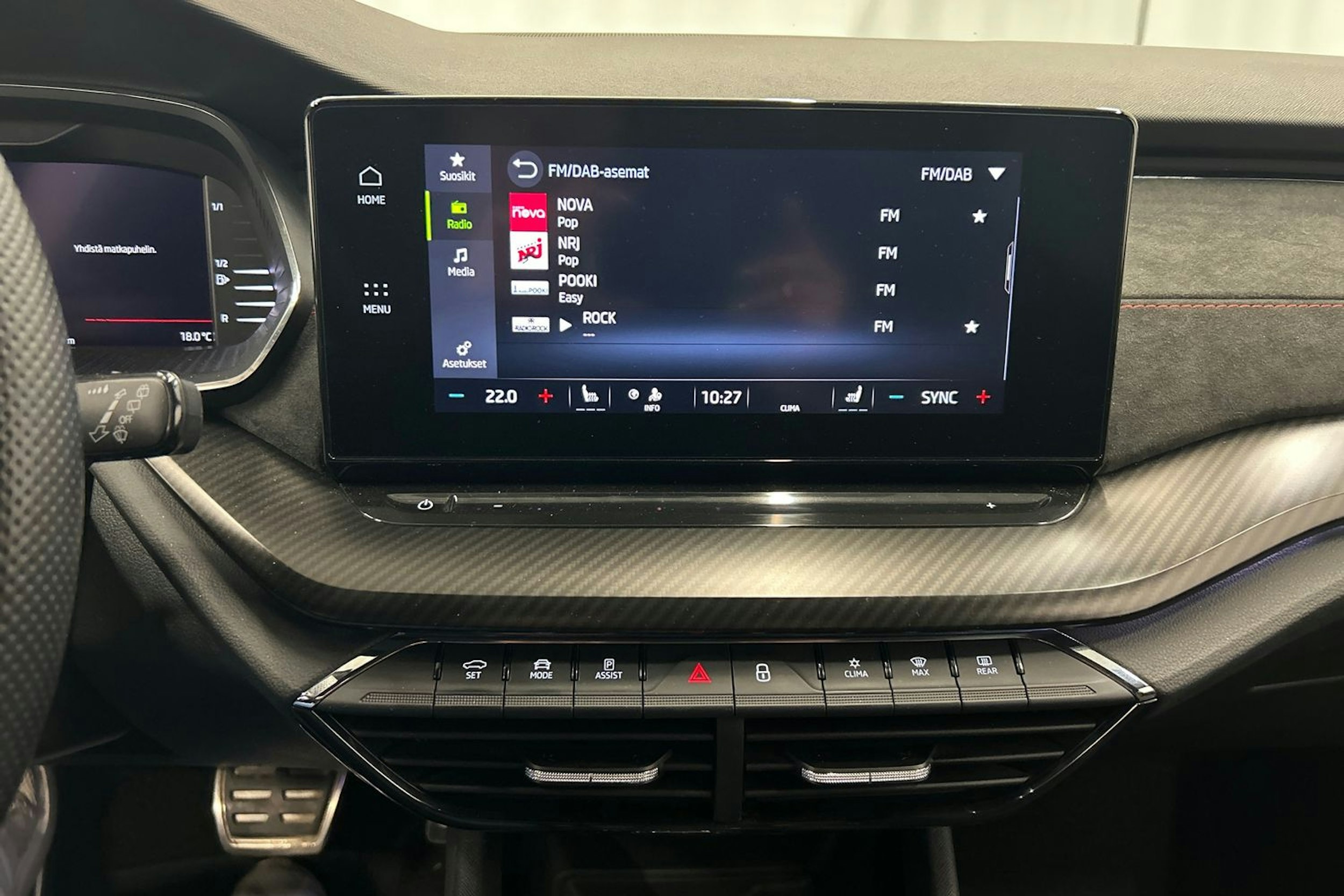 musta Skoda Octavia 2021 kuva 24.