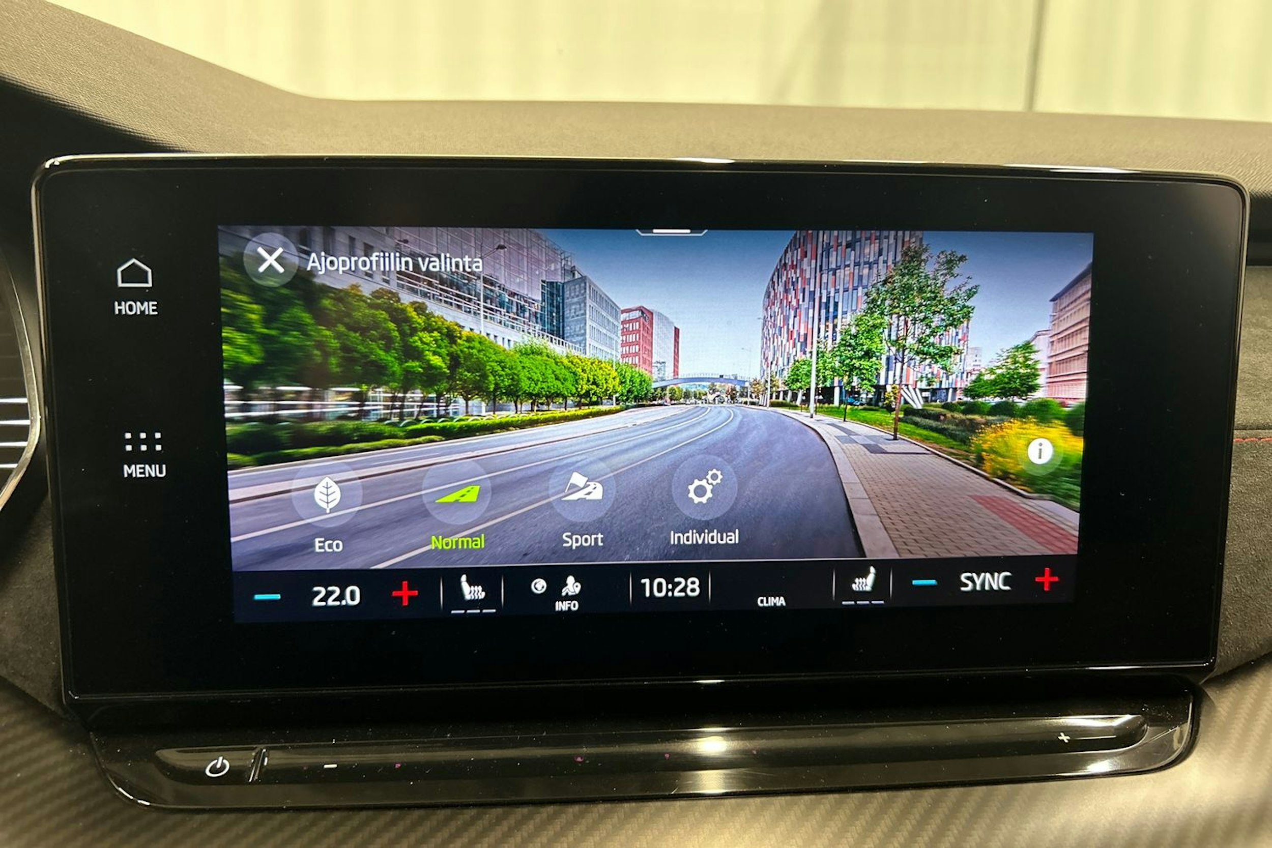 musta Skoda Octavia 2021 kuva 28.