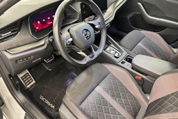 harmaa Skoda Octavia 2021 kuva 7.