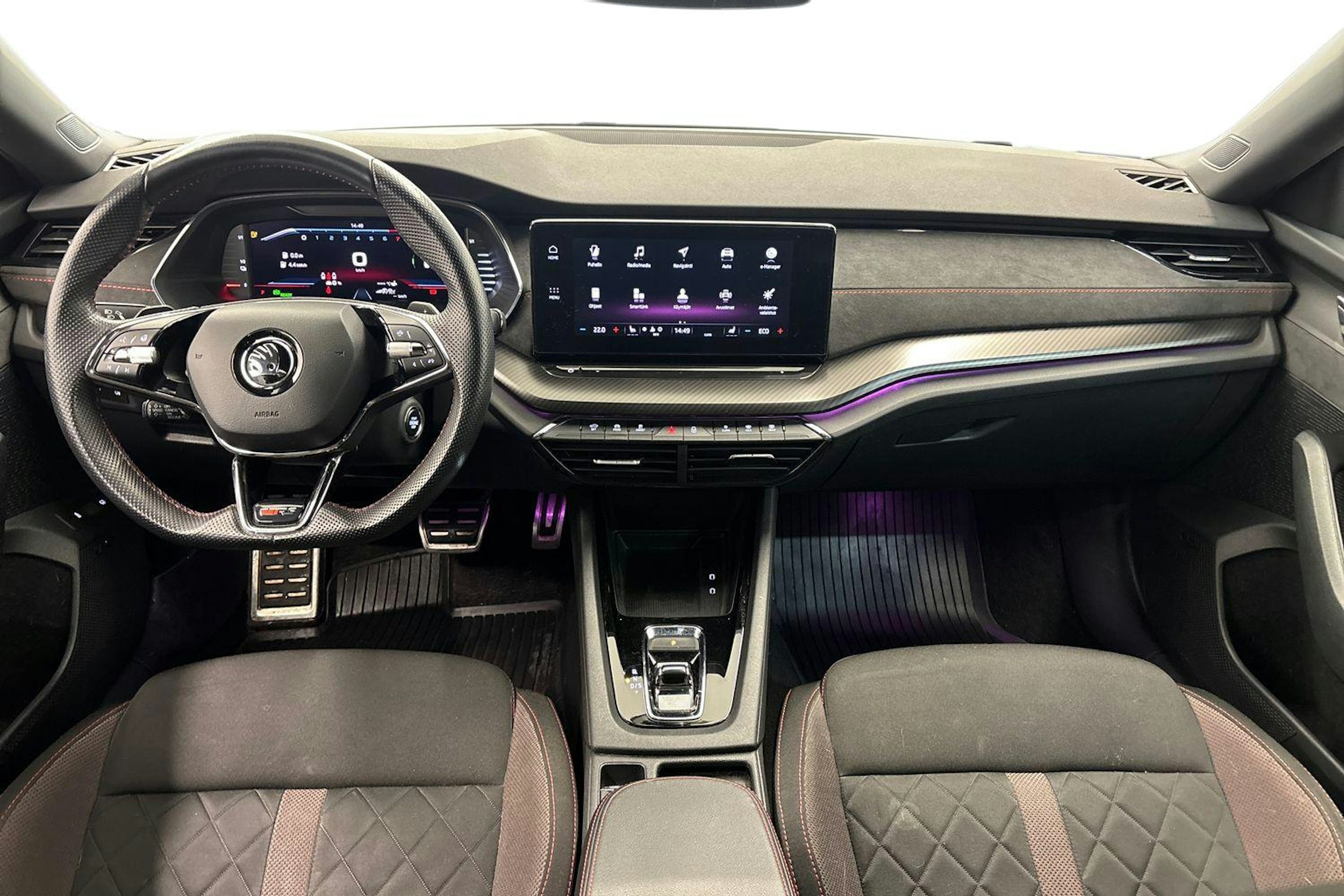 harmaa Skoda Octavia 2021 kuva 9.