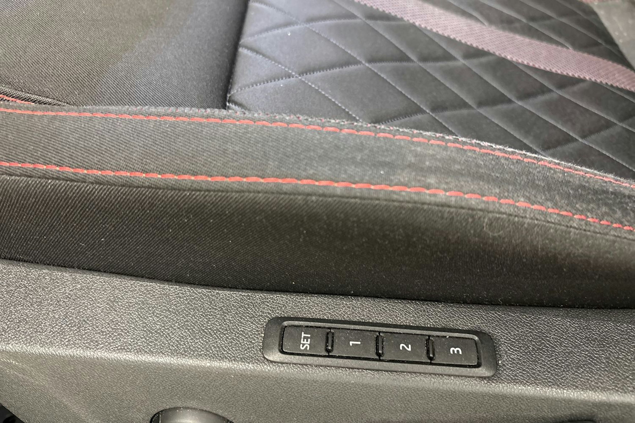 harmaa Skoda Octavia 2021 kuva 14.