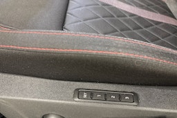 harmaa Skoda Octavia 2021 kuva 14.