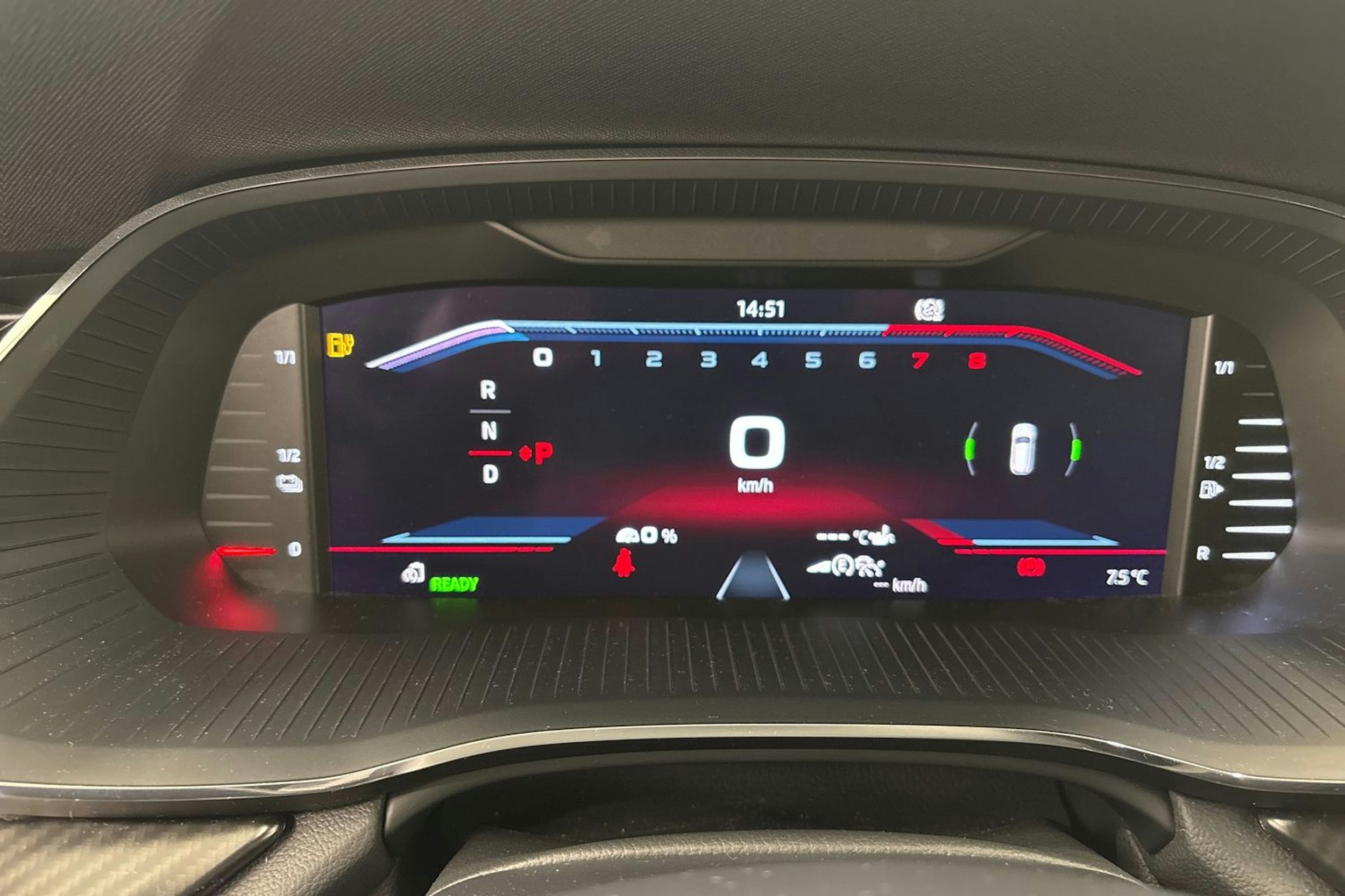 harmaa Skoda Octavia 2021 kuva 17.