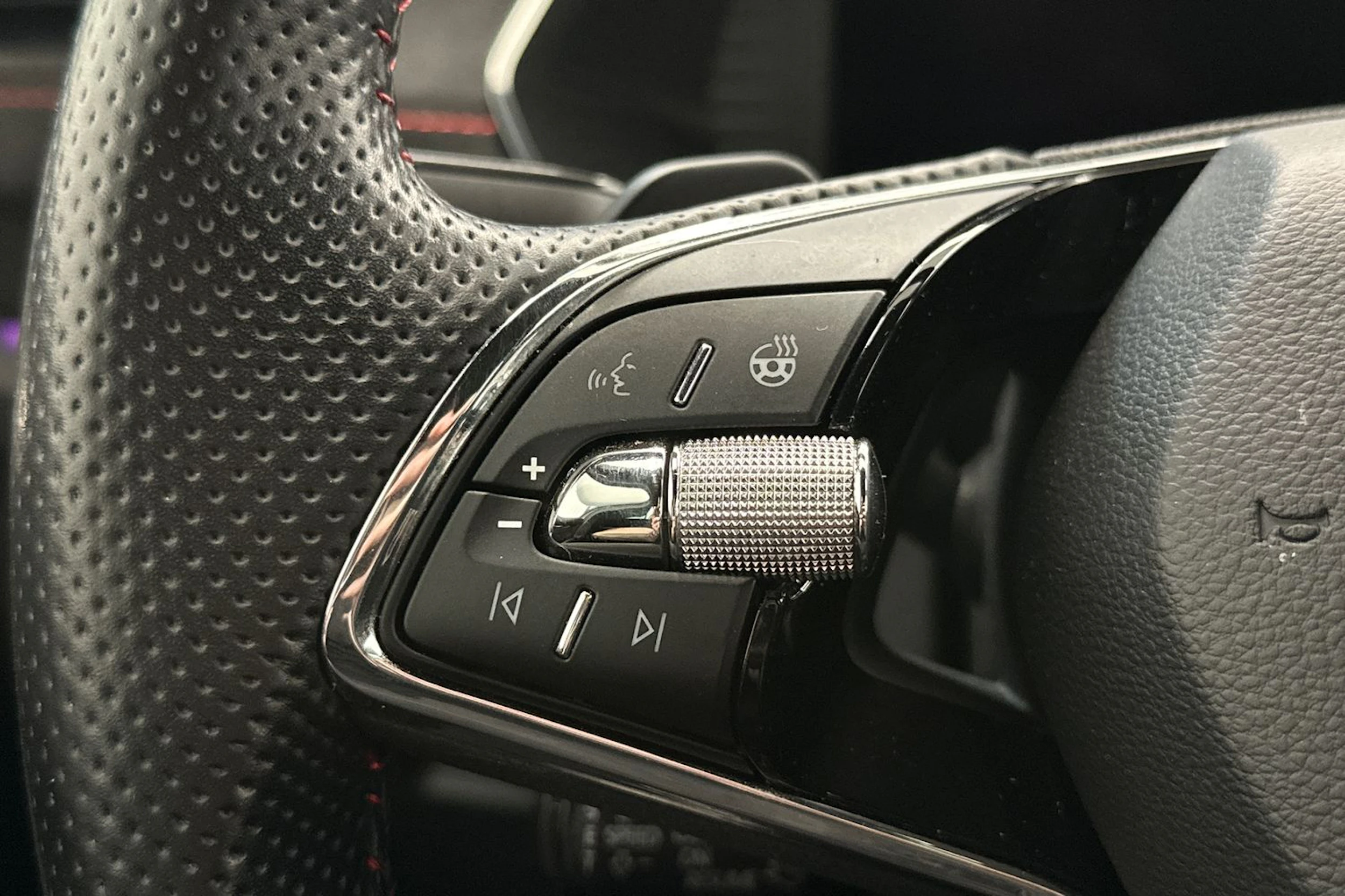 harmaa Skoda Octavia 2021 kuva 20.