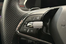 harmaa Skoda Octavia 2021 kuva 20.