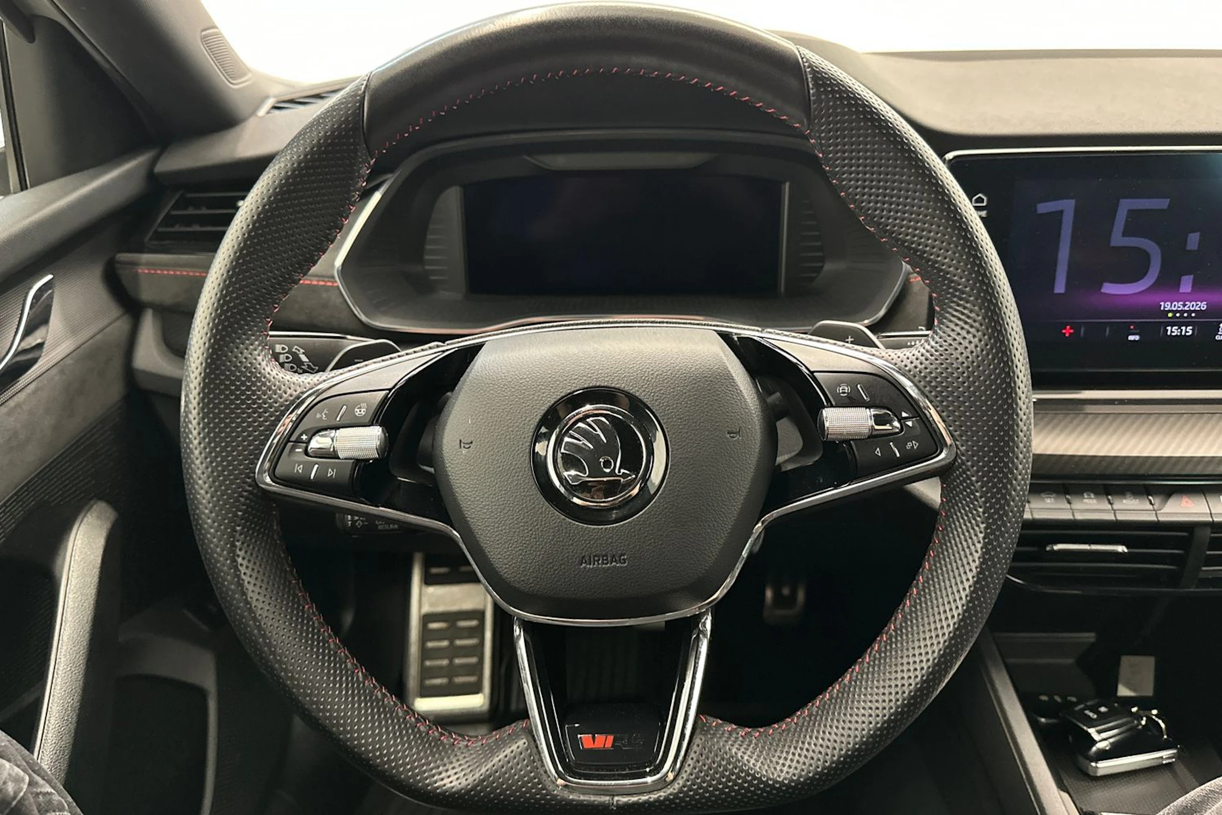 harmaa Skoda Octavia 2021 kuva 22.