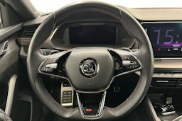 harmaa Skoda Octavia 2021 kuva 22.