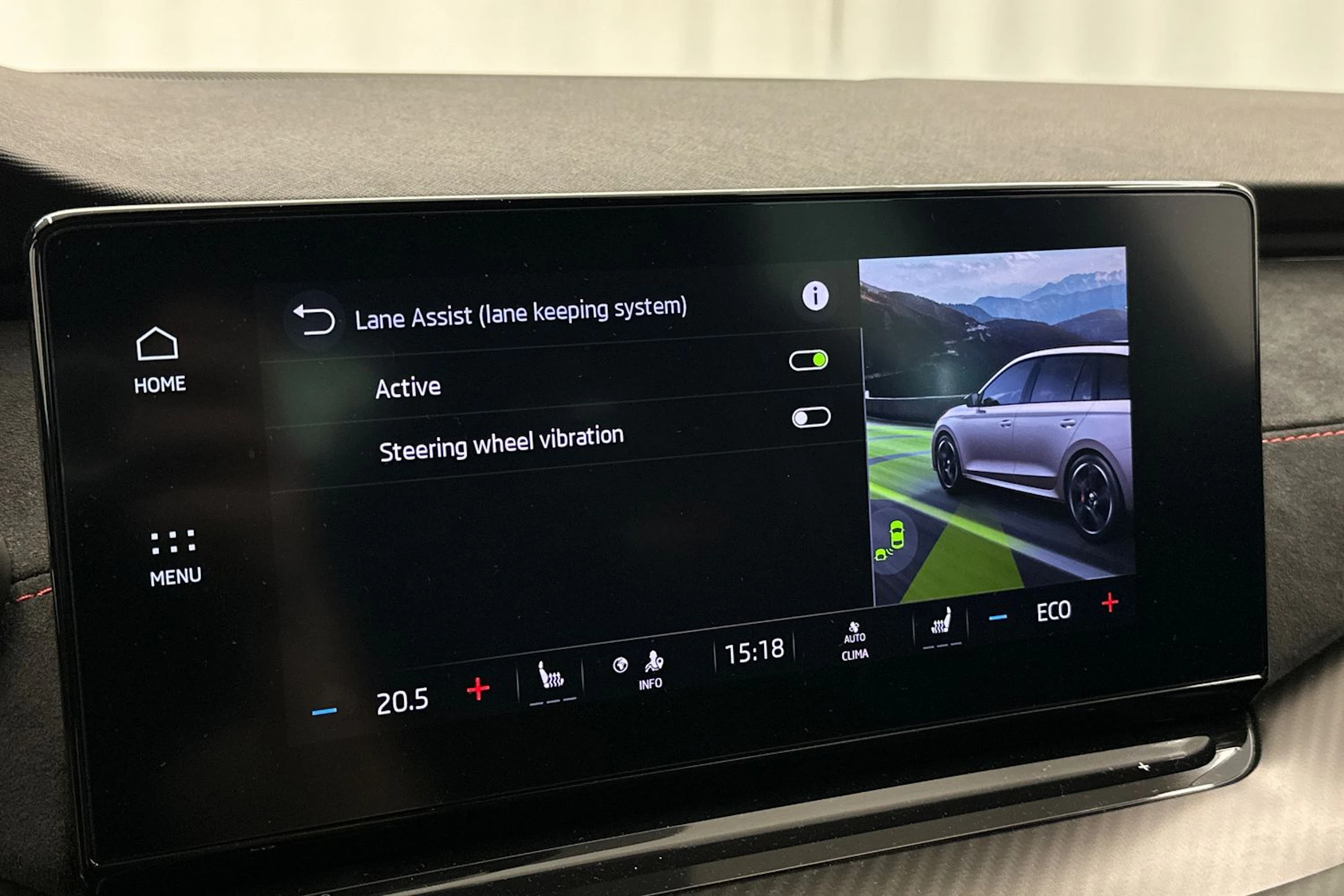harmaa Skoda Octavia 2021 kuva 27.