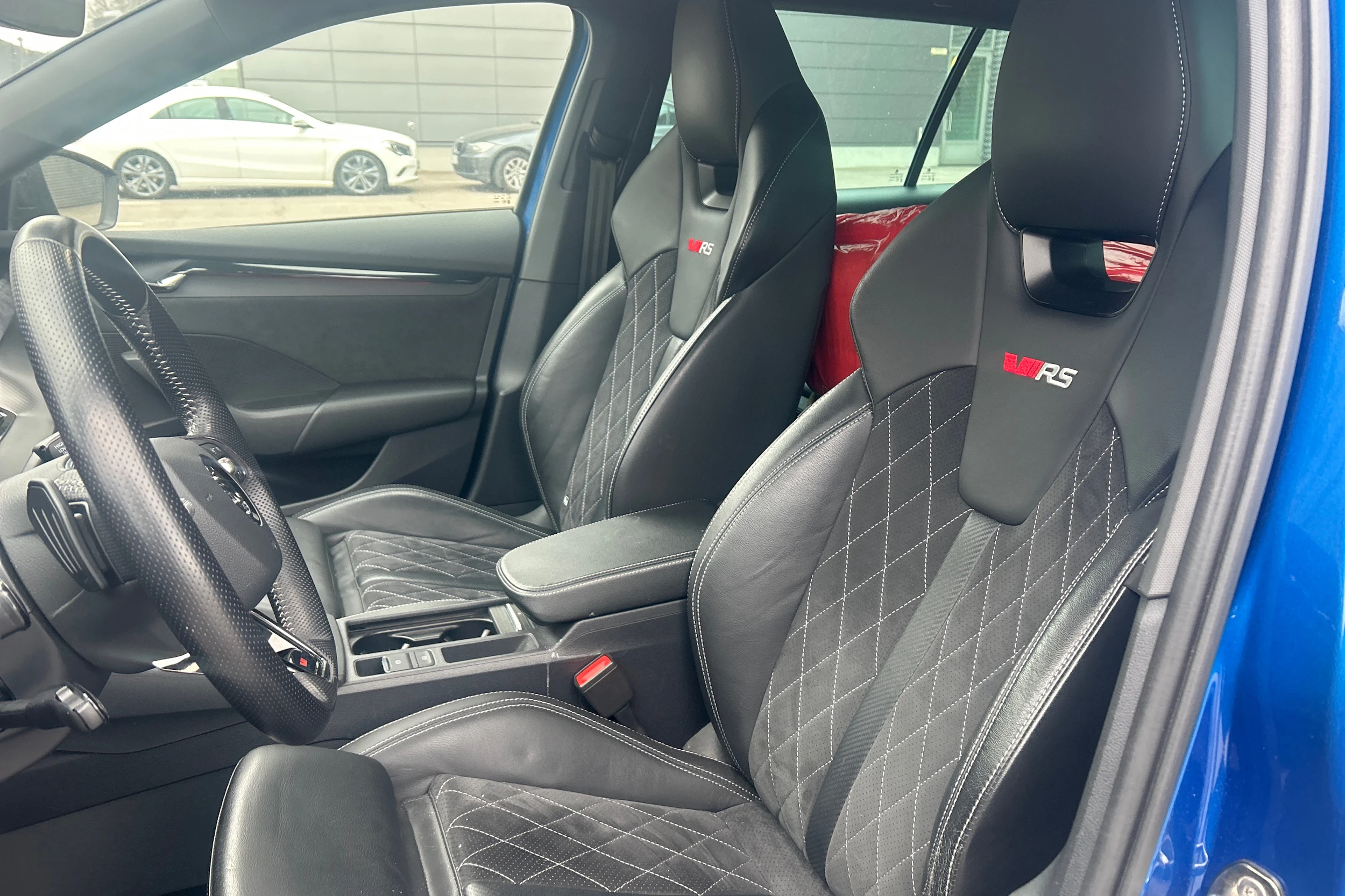 Sininen Skoda OCTAVIA 2021 kuva 4.