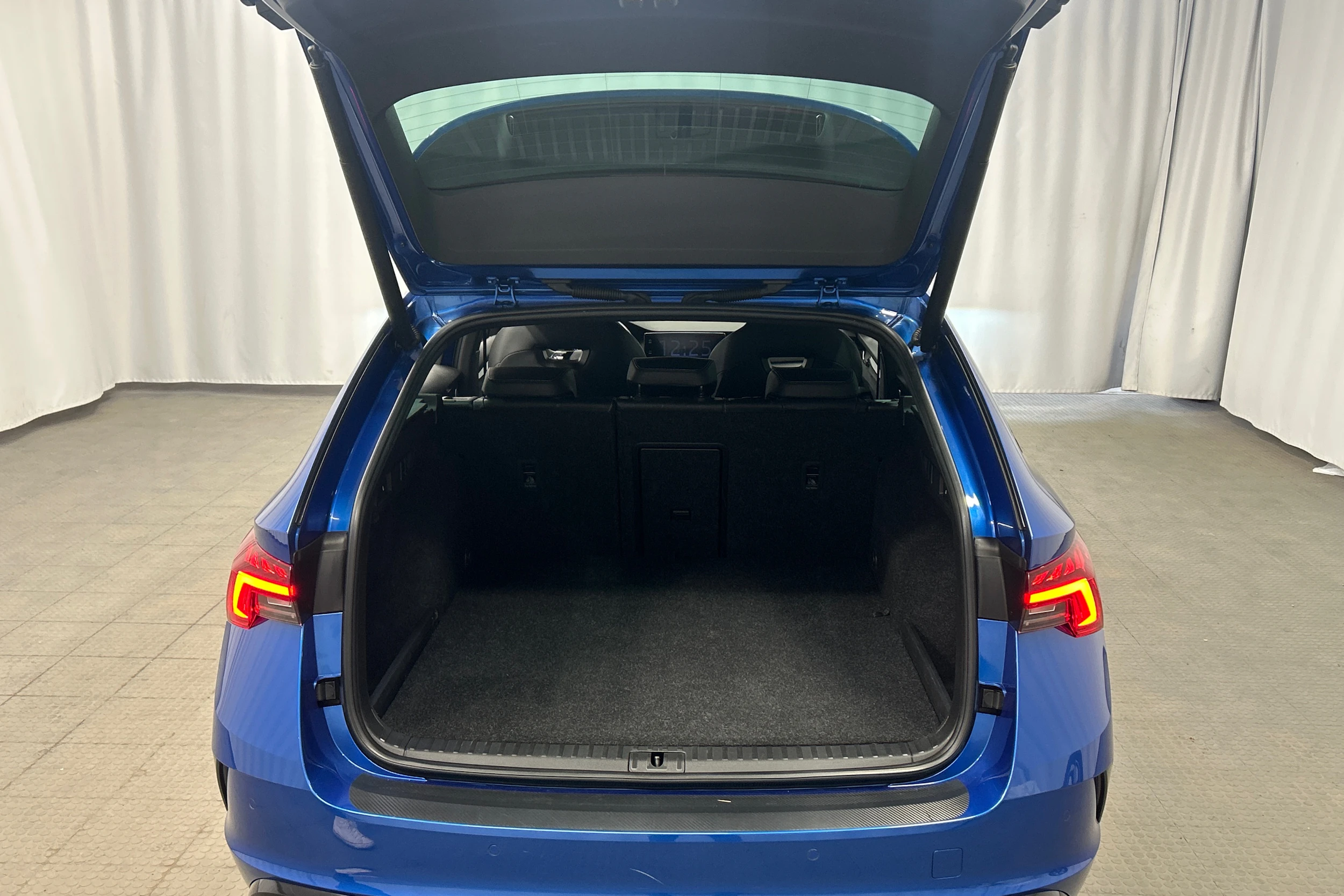 Sininen Skoda OCTAVIA 2021 kuva 30.