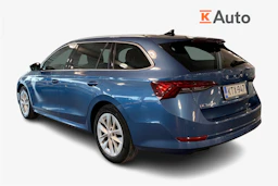 sininen Skoda Octavia 2021 kuva 2.