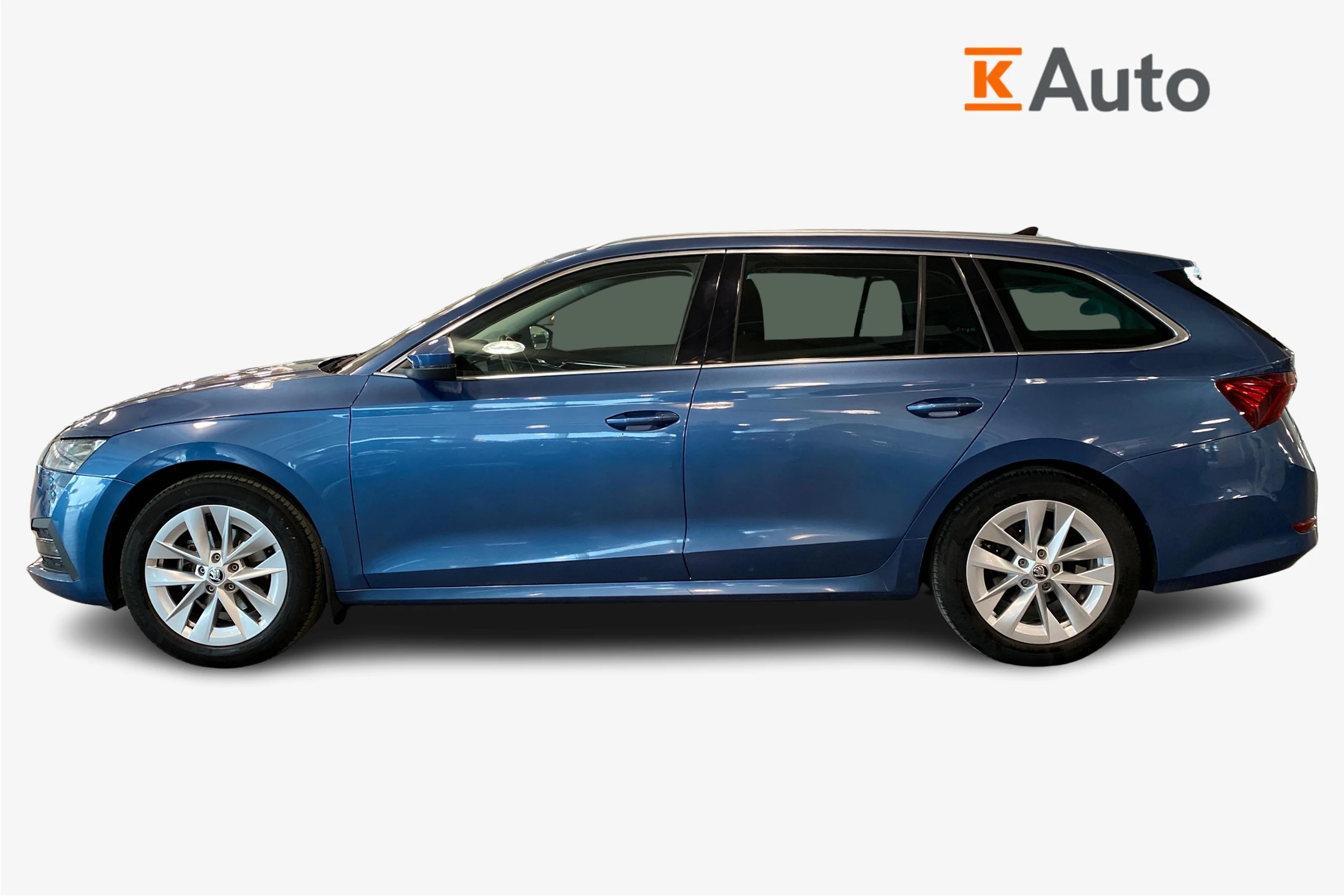 sininen Skoda Octavia 2021 kuva 5.