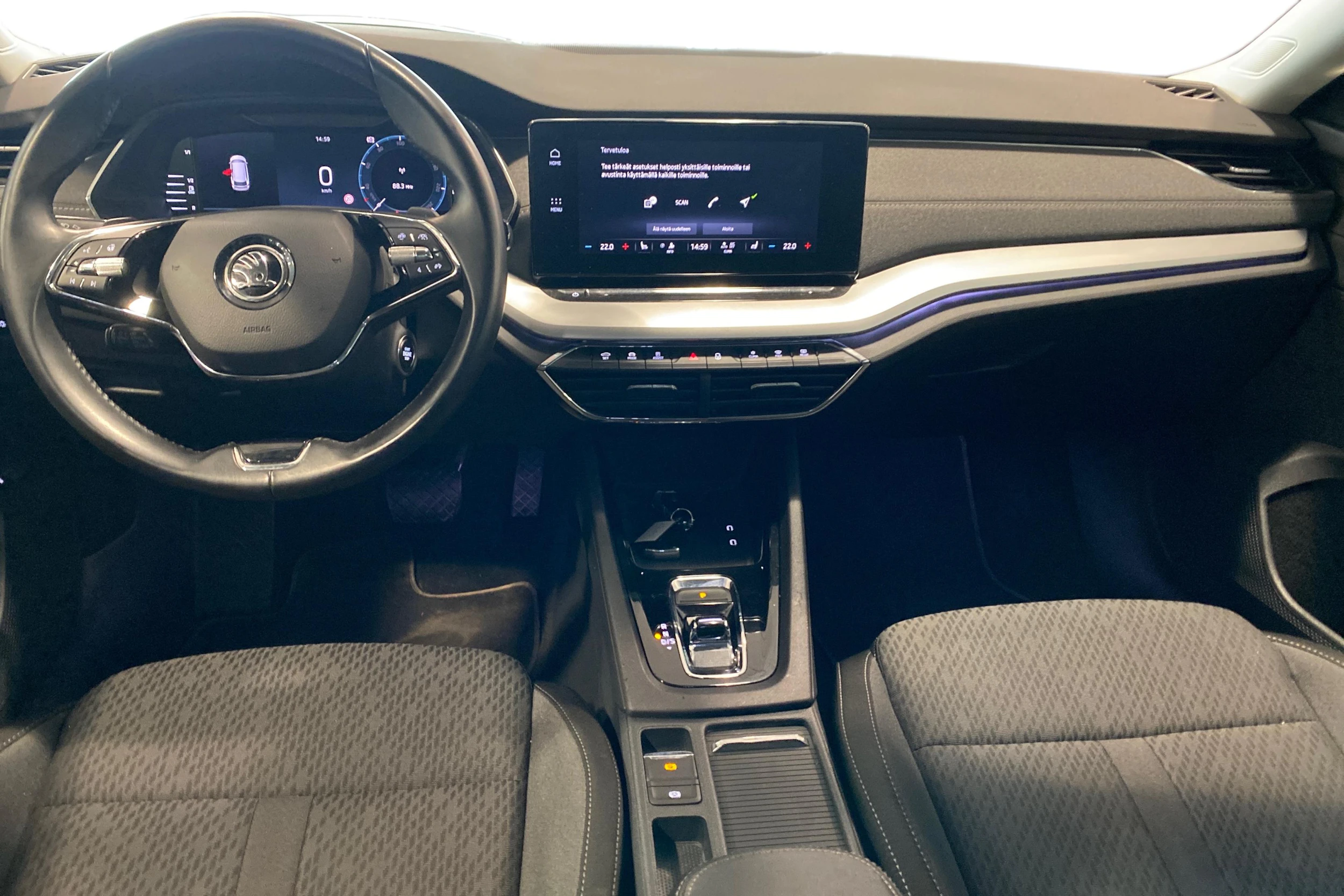 sininen Skoda Octavia 2021 kuva 7.