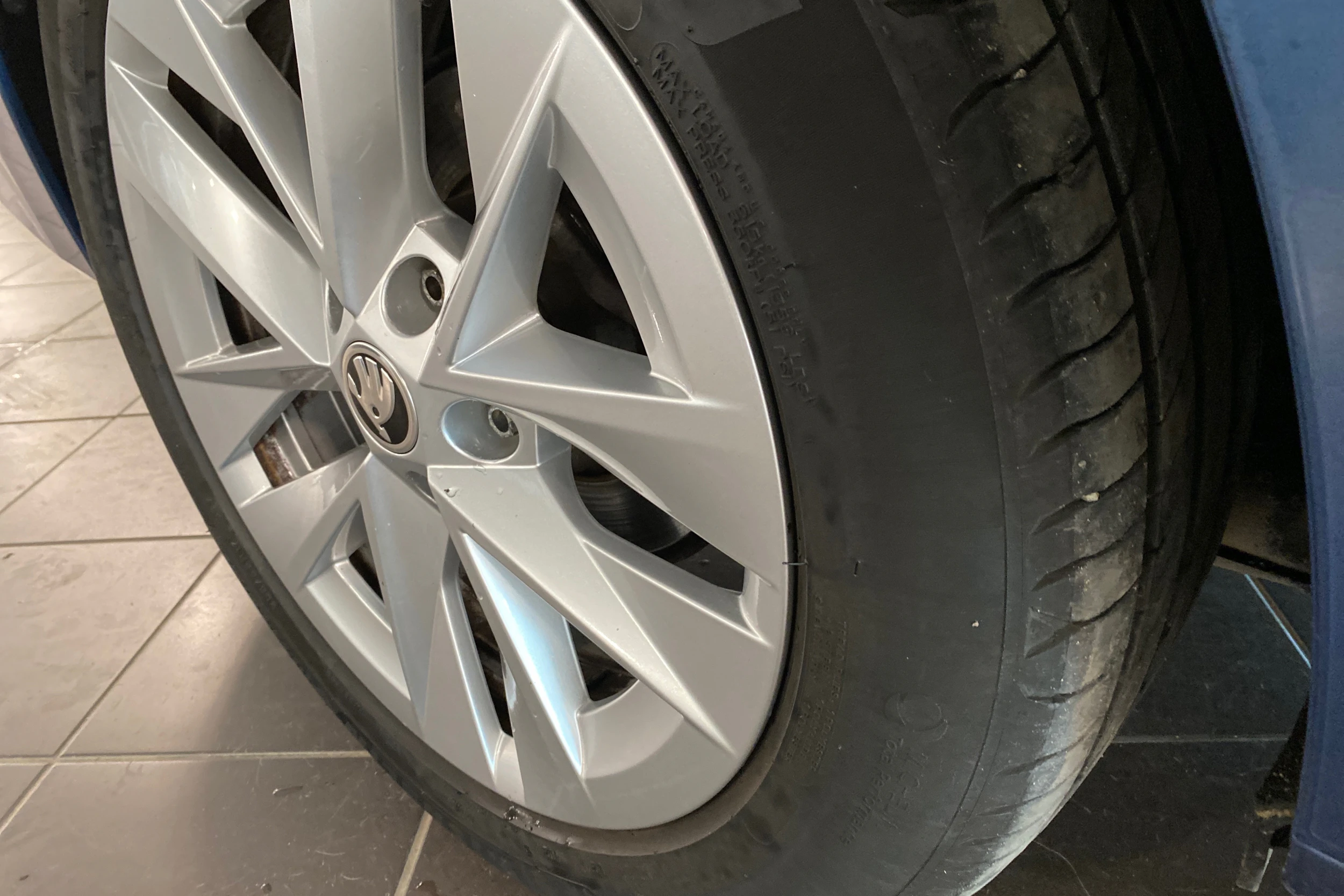 sininen Skoda Octavia 2021 kuva 10.