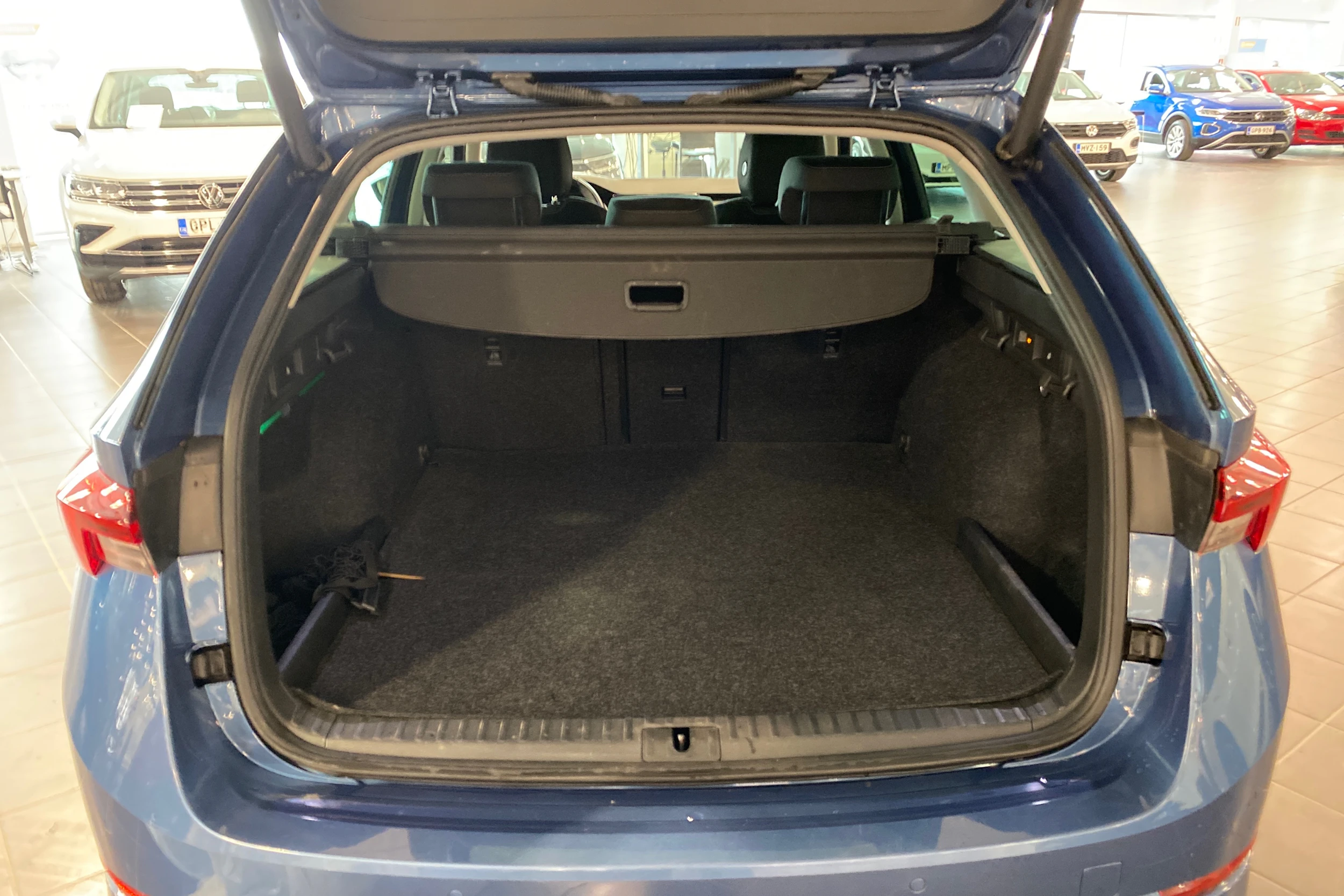 sininen Skoda Octavia 2021 kuva 11.