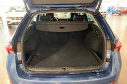 sininen Skoda Octavia 2021 kuva 11.