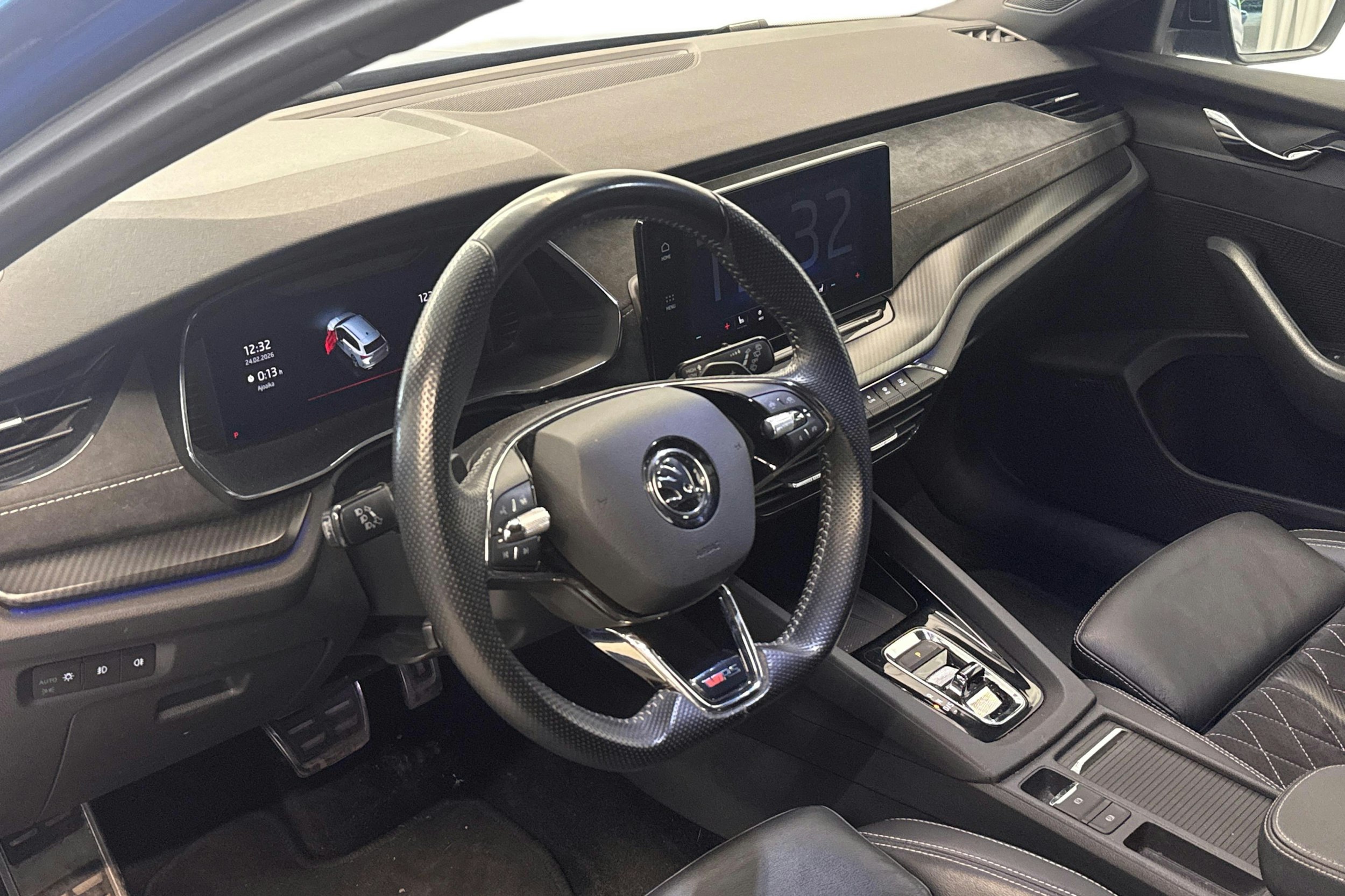 sininen Skoda Octavia 2021 kuva 6.