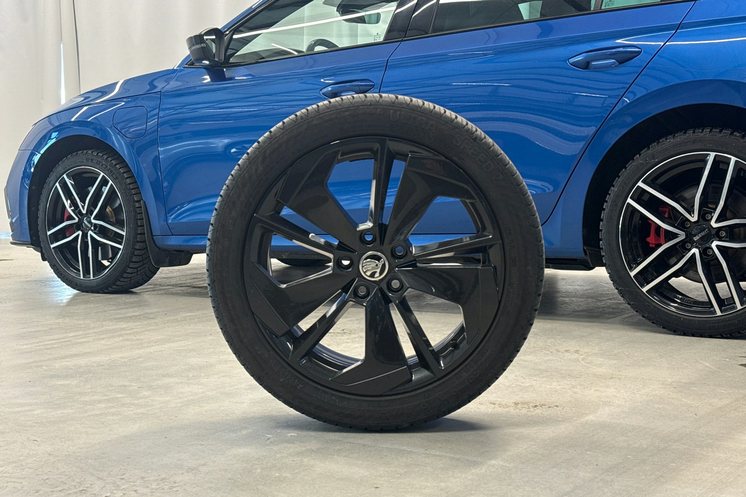 sininen Skoda Octavia 2021 kuva 10.