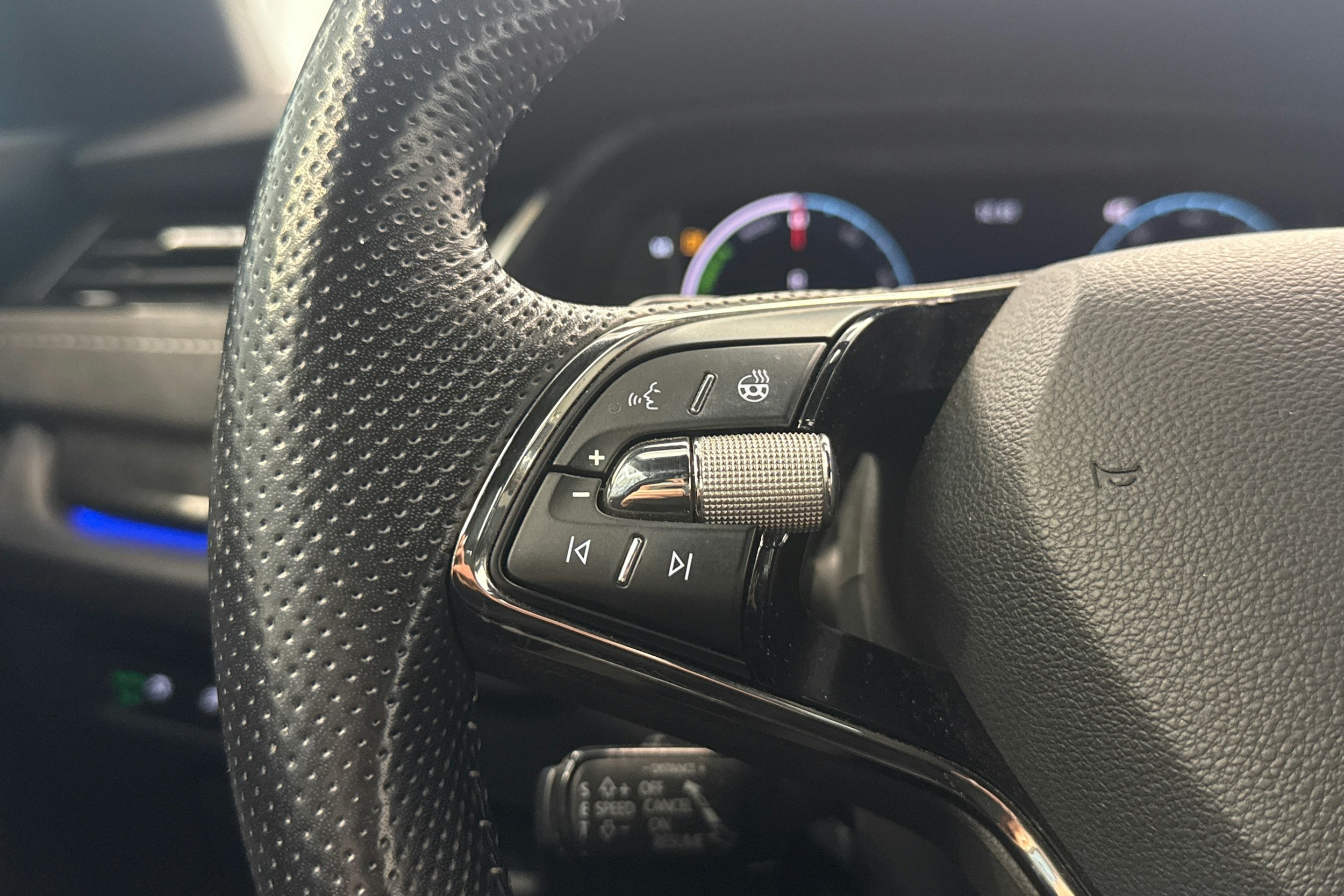 sininen Skoda Octavia 2021 kuva 13.