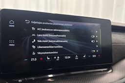 sininen Skoda Octavia 2021 kuva 17.