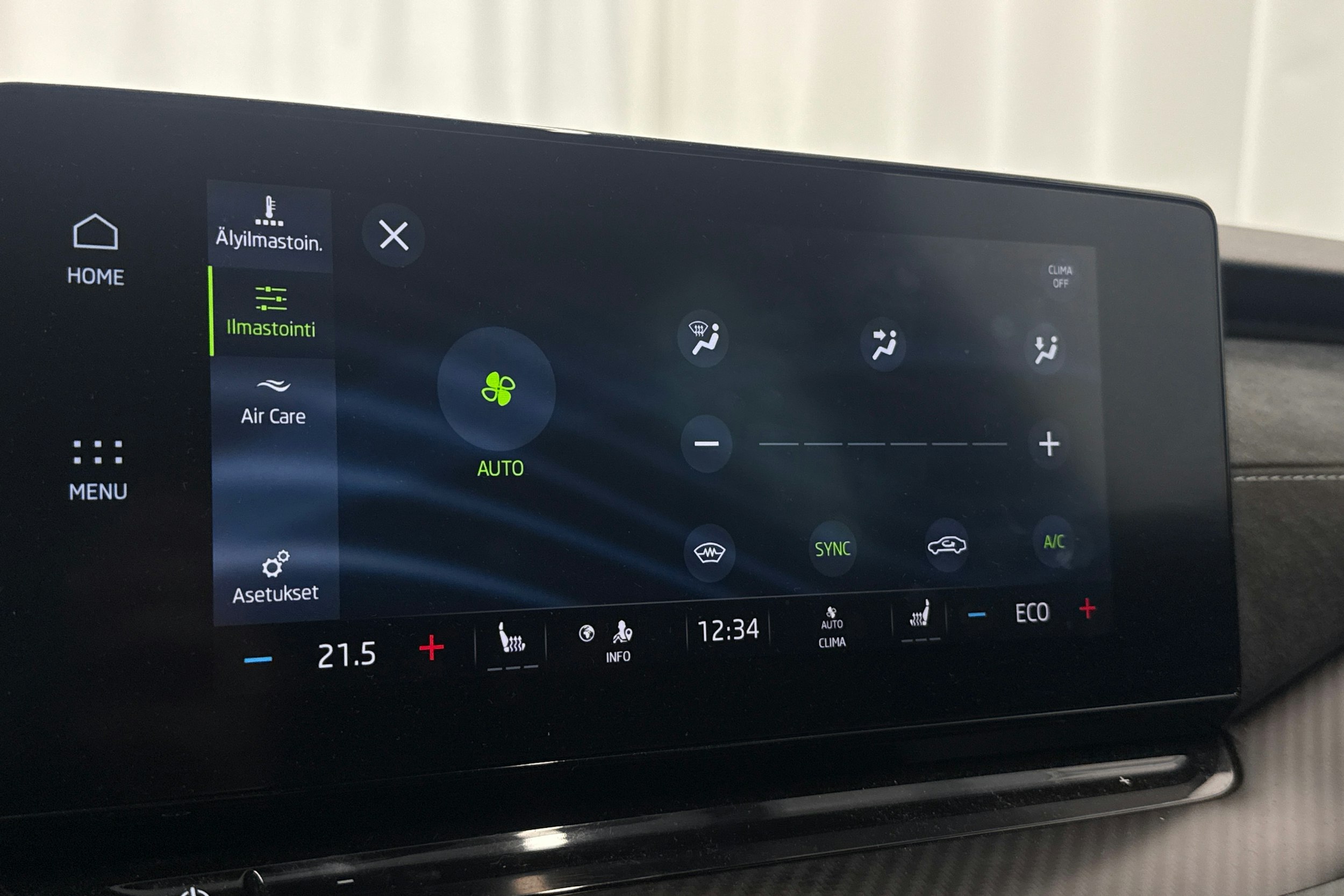 sininen Skoda Octavia 2021 kuva 20.