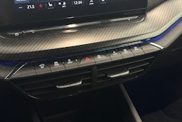 sininen Skoda Octavia 2021 kuva 21.