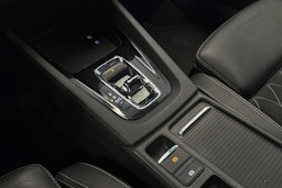 sininen Skoda Octavia 2021 kuva 22.