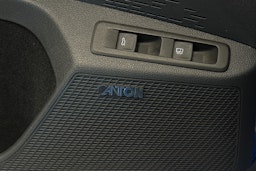 sininen Skoda Octavia 2021 kuva 23.