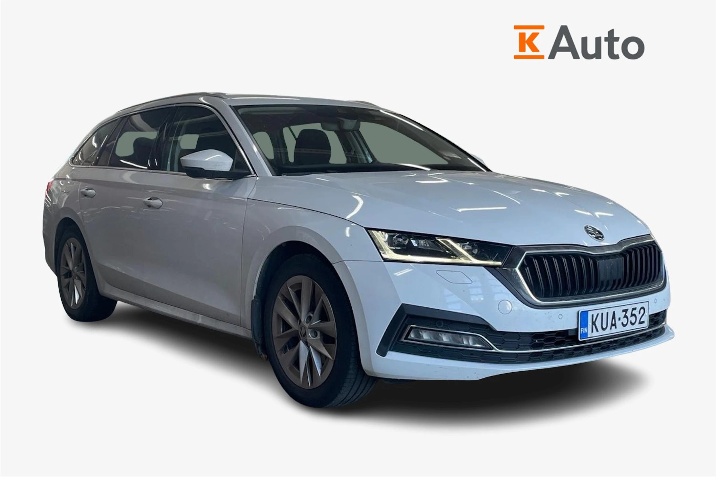 Valkoinen Skoda OCTAVIA 2021 kuva 1.