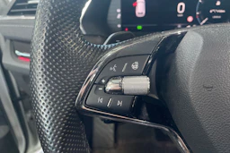 Valkoinen Skoda OCTAVIA 2021 kuva 8.