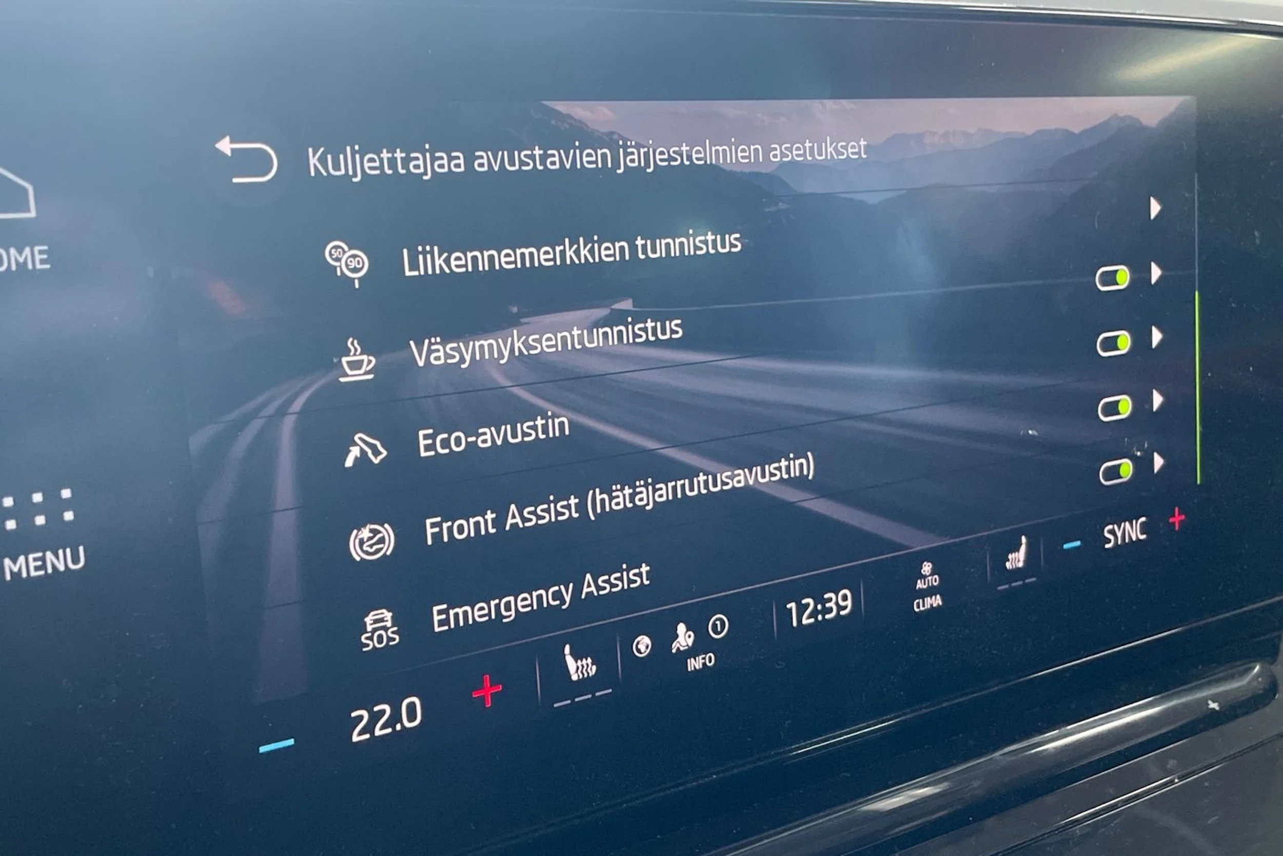 Valkoinen Skoda OCTAVIA 2021 kuva 11.