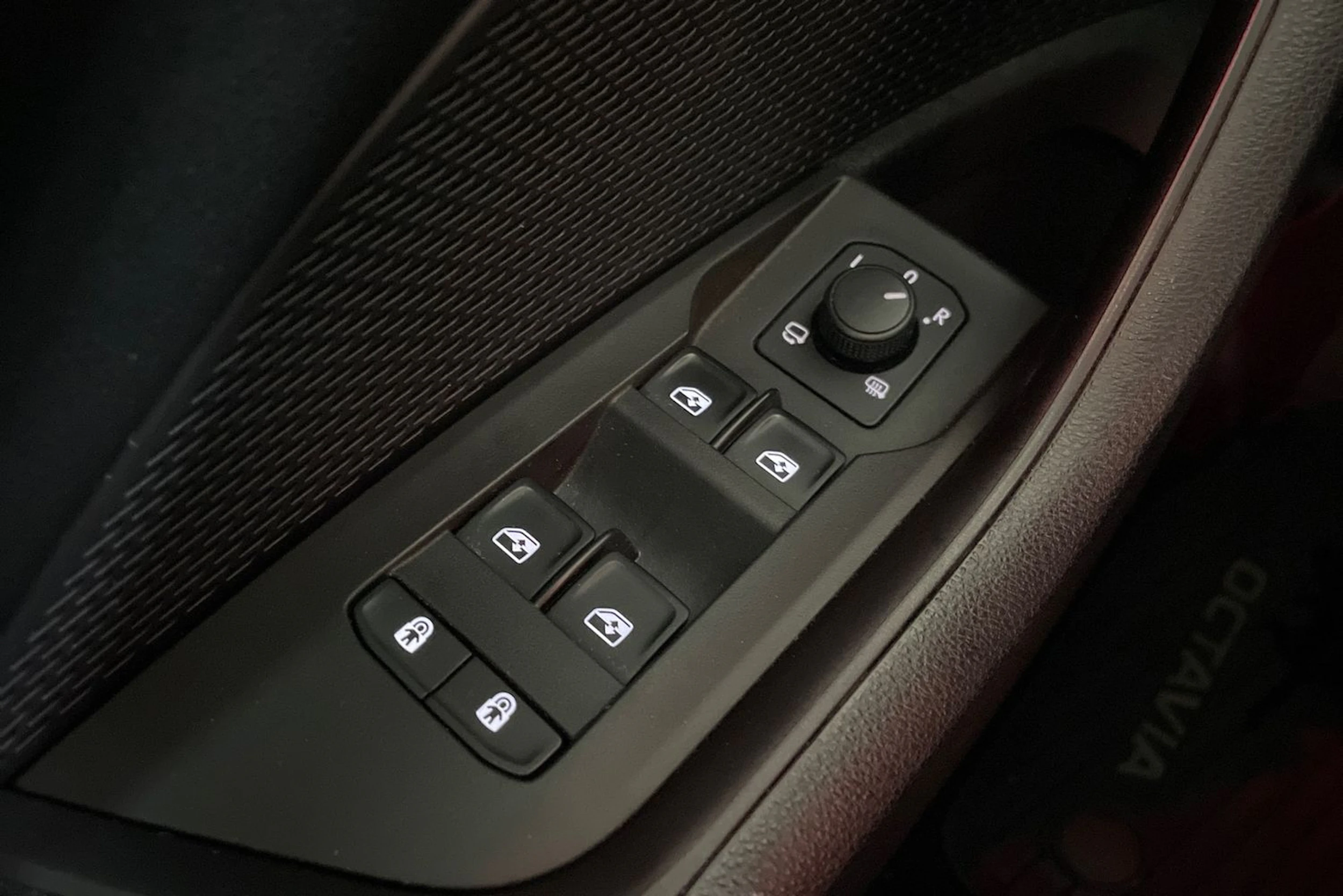 Valkoinen Skoda OCTAVIA 2021 kuva 16.