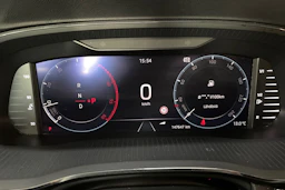 Valkoinen Skoda OCTAVIA 2021 kuva 17.